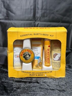 Burt's Bees Essential Kit